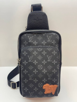 Чоловічий слінг Louis Vuitton Avenue NM Monogram Eclipse, чорний