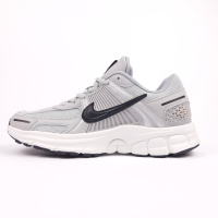 Nike Vomero 5 сірі