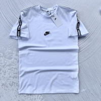 ​Спортивная футболка Nike лампас біла