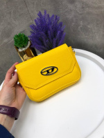 Жовтий – логотип — стильний та елегантний клатч під клапаном, добре тримає форму (0528)