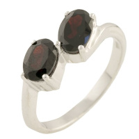 Серебряное кольцо CatalogSilver с натуральным гранатом, вес изделия 3,59 гр (0563138) 17.5 размер