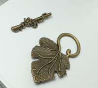 Замок тогл.  Размер 3,1×2,4см. Цвет бронза