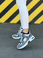 Жіночі зимові кросівки