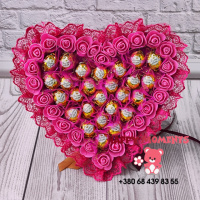 Малиновий букет серце із цукерок подарунок для дівчини чи жінки на 8 березня