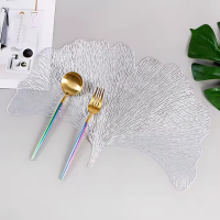 Сервировочная салфетка фигурная под горячее, коврик сервировочный серебристый набор 2 шт, в виде листа гинкго