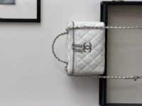 Сумка Chanel Classic Lambskin в сріблі білий