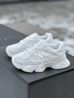 ЖІНОЧІ КРОСІВКИ