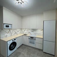 Стільниця з акрилового каменю на замовлення