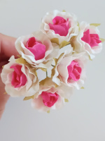 Тканевая роза. Цветок - 2,5 см. Цвет - розовая серединка. На металлической ножке. В букете 6 шт.