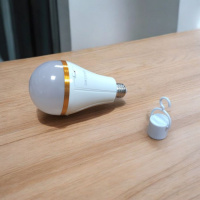 Светодиодная лампочка с аккумулятором автономная аварийная лампа 3584 30W E27 3 режима свечения с патроном