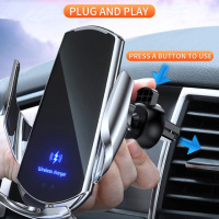 Автомобильный держатель для телефона с беспроводной быстрой зарядкой flying wings. Цвет: серебряный