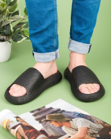 Чоловічі чорні шльопанці