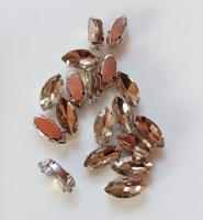 Страз (стекло)  в металлической оправе. Размер - 7×15 мм. Цвет- раухтопазовый