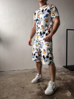 Білий чоловічий яскравий літній спортивний костюм з трендовим мультяшним принтом