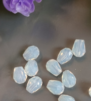 Хрустальные бусины*капля*. Размер 6*8мм. Цвет лунный . Цена указана за 1 шт