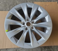 Диск 19 Tesla Model S Silver Turbine 10 спиц ET40 8J DIA 64,10 1059337, 1076891, 1054045