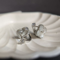 Серебряные серьги CatalogSilver с натуральным перламутром, фианитами (60002202)