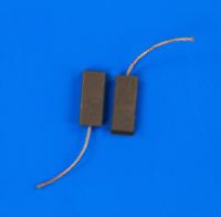 Щетки угольные цельные с проводом по центру  5х12, 5х35