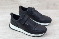 Демісезонні шкіряні кросівки колір чорний