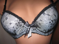 Бюстгальтер AO JIA SHI чашка А push up білий у чорному гипюрі