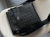 Сумка чоловіча месенджер через плече стеганий Coach