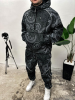 Спортивний принтований костюм чорного кольору з візерунками