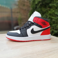 Nike Air Jordan 1 білі з чорним і червоним