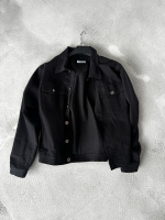 Джинсовка чорного кольору базова осінь весна