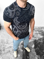 Чоловіча чорна літня модна футболка зі стильним дизайном