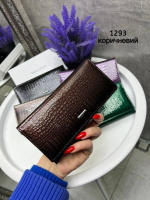 Натуральна шкіра. Коричневий - на магнітах - вмісткий і практичний жіночий гаманець - 18х9 см (1293)