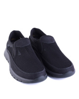 Чоловічі чорні кросівки із сіткою