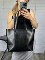 Формат А4. Чорна — добре тримає форму - велика, стильна та вмістка сумка з крокодиловим принтом (0503-3)