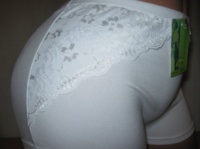 Короткі жіночі шортики TMN бамбук з мереживом спереду розмір 50-52 білі