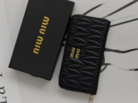 Гаманець Miu Miu стеганий чорний