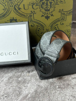 Ремень серый Gucci с черной пряжкой mb009