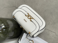 Сумка Guess через плече LUX білий