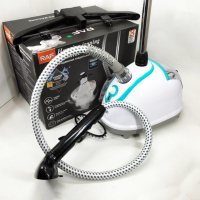 Отпариватель для одежды вертикальный RAF R.3039 со стойкой для одежды 1800 Вт. Цвет: зеленый