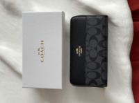 Гаманець Coach Signature Accordion Zip Wallet чорний