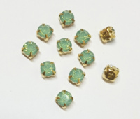 Страз (акрил)  в золотой металлической оправе. Размер - 6 мм. Цвет- салатовый опал