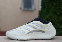 Жіночі кросівки Adidas Yeezy 700 V3 Azael (36-40)