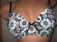 Бюстгальтер Feeling чорний в ромашку 75В на тонкому поролоні