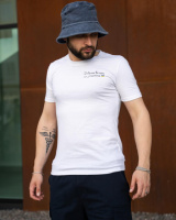 Футболка чоловіча з маленьким принтом «Доброго Вечора ми з України» Intruder біла (9876598509)