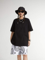 Жіноча футболка - Чорний - 60-3-963