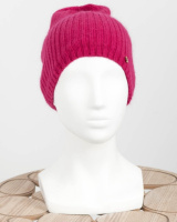 Жіноча зимова малинова шапка