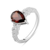Серебряное кольцо CatalogSilver с натуральным гранатом 1.875ct, вес изделия 2,66 гр (2095828) 17.5 размер