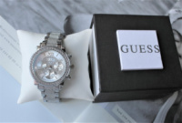 Женские наручные часы Guess со стразами silver