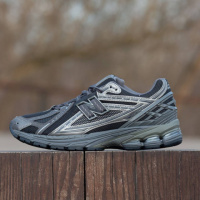 Демісезонні кросівки New Balance колір чорний/бронзовий