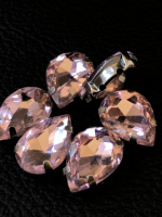 Страз (стекло)  в металлической оправе. Размер - 10×14 мм. Цвет - розовый