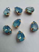 Стрази (акрил) в золотой металлической оправе. Размер - 6*10 мм. Цвет - голубой опал