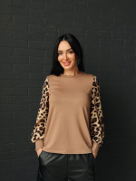 Стильна жіноча кофтинка з леопардовими рукавами «Alberta» | Норма і батал Капучіно, 50-52
